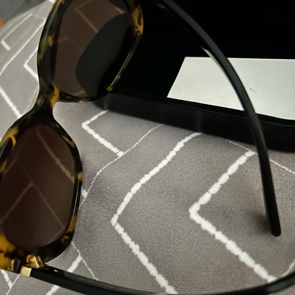 Sunglasses - Picture 4 of 9